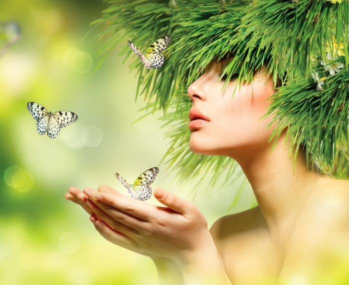 Dollarphotoclub 51117278 700x571 Девушка с бабочками   Girl with butterflies