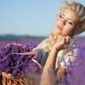 Девушка с сиреневыми цветами - Girl with lilac flowers