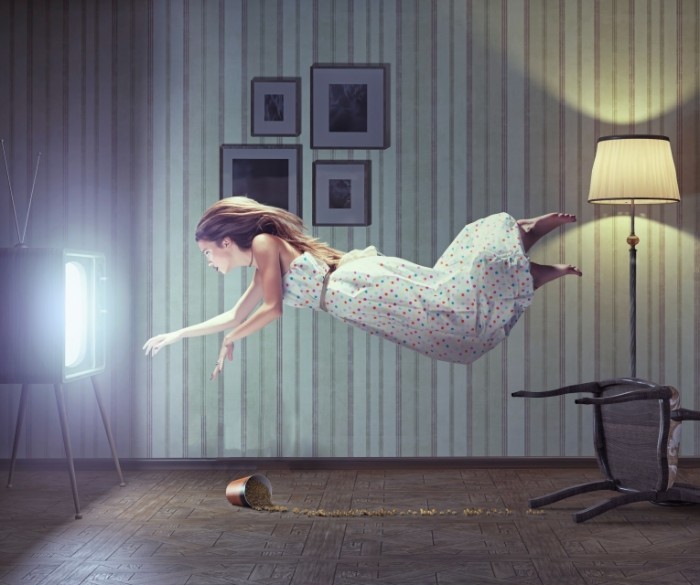 Dollarphotoclub 71107503 700x585 Девушка в воздухе   Girl in the air