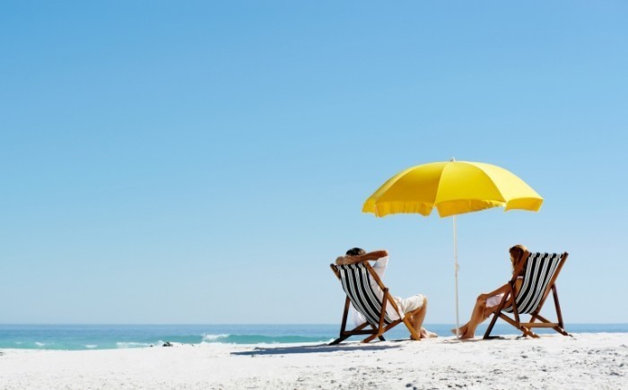 shutterstock 97745612 700x435 Лежаки на пляже   Sun beds on the beach