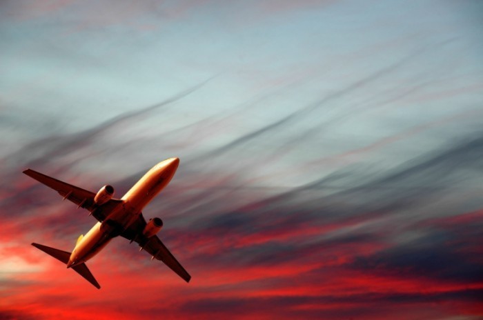 Fotolia 6755415 M 700x464 Самолет в небе   Plane in the sky