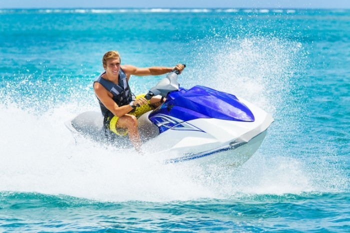 jet ski shutterstock 158192810 700x466 Парень на водном мотоцикле   Man on jet ski