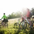 Семья на велосипедах - Family on bicycles