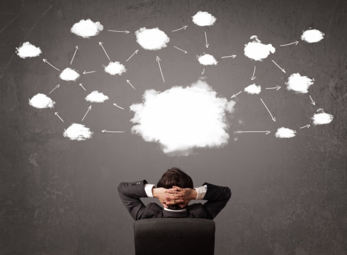 Fotolia ra2 studio 62369104 Sub M 700x515 Бизнесмен перед облаком   Businessman in front of a cloud