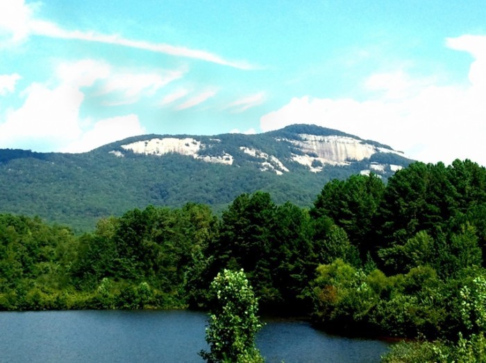 TableRockMountain  700x524 Горы с озером   Mountain lake