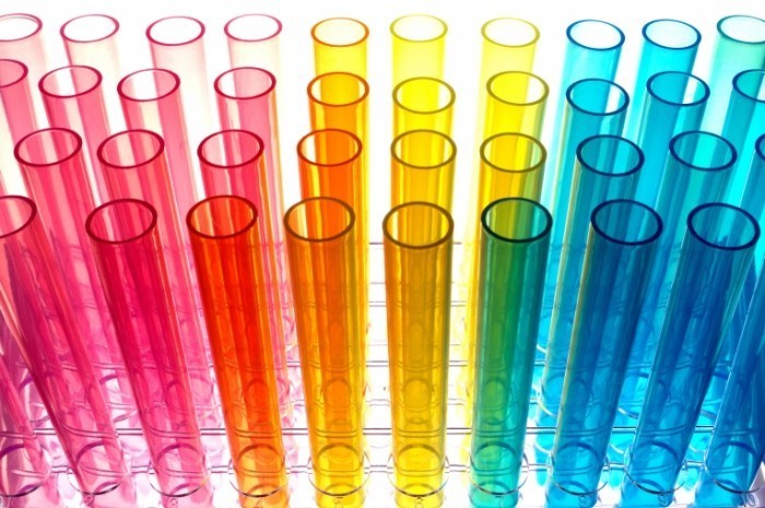 coloured tubes 700x465 Разноцветные колбы   Multi colored bulb