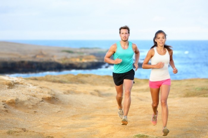 fotolia 61789272 l1 700x466 Пара на пробежке   Pair of jogging