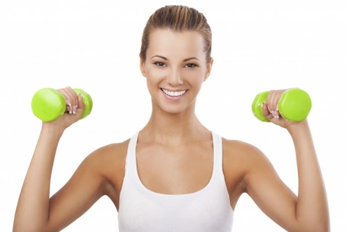 istock 000022968926xlarge 700x466 Девушка с гантелями   Girl with dumbbells