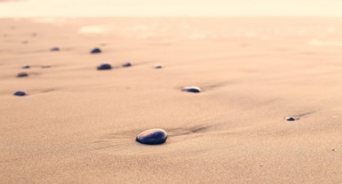 photo 1432691301971 c8b920198bd7 700x377 Песок с камнем   Sand with stones