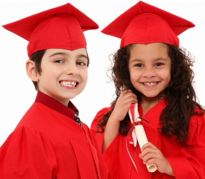 shutterstock 80154769 700x610 Дети выпускники   Children graduates