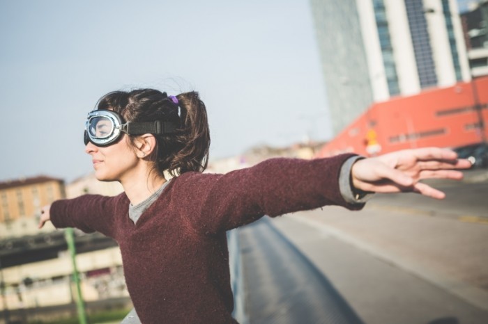 Dollarphotoclub 65810556 700x466 Девушка в очках пилота   Girl in glasses pilot