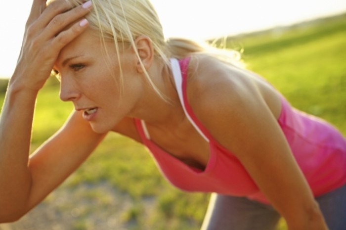 iStock 000027807145Large 700x465 Уставшая спортсменка   Tired athlete