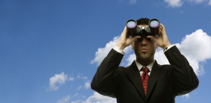 istock 000006895070large 700x341 Бизнесмен с биноклем   Businessman with binoculars