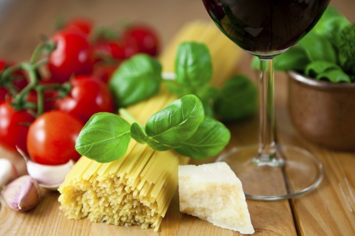 istock 000011079156 large 700x465 Спагетти и вино   Spaghetti and wine