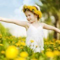 Девочка в одуванчиках - Girl in dandelions