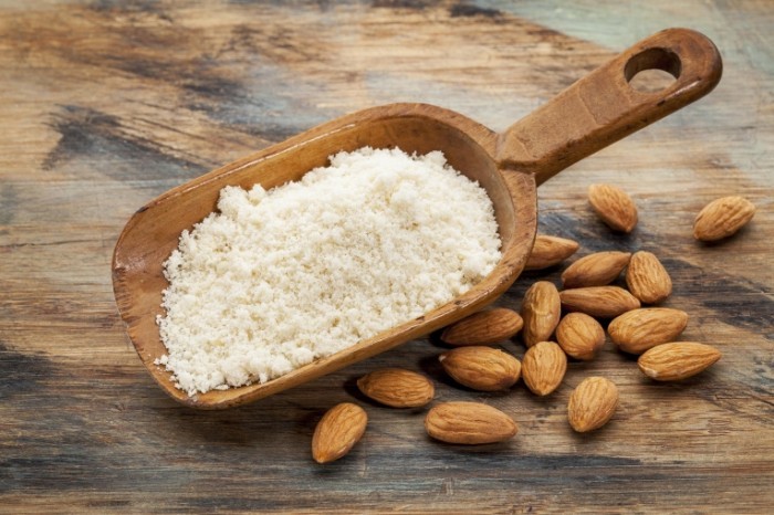 istock 000038061604 double 2220 0 700x466 Миндаль   Almonds