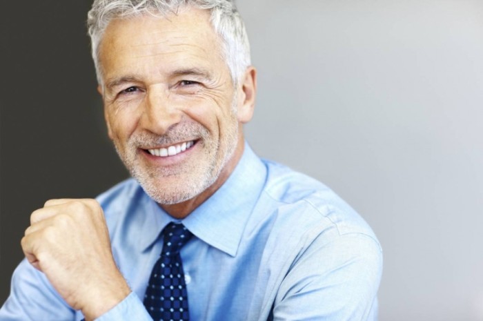 11087 700x465 Пожилой бизнесмен   Elderly businessman