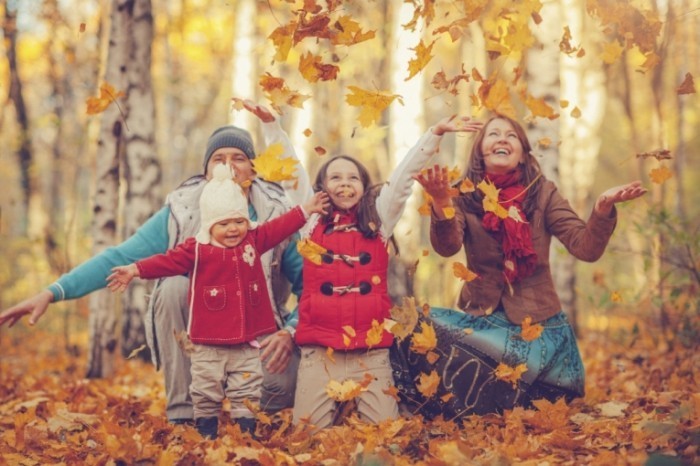  Семья осенью   Family autumn