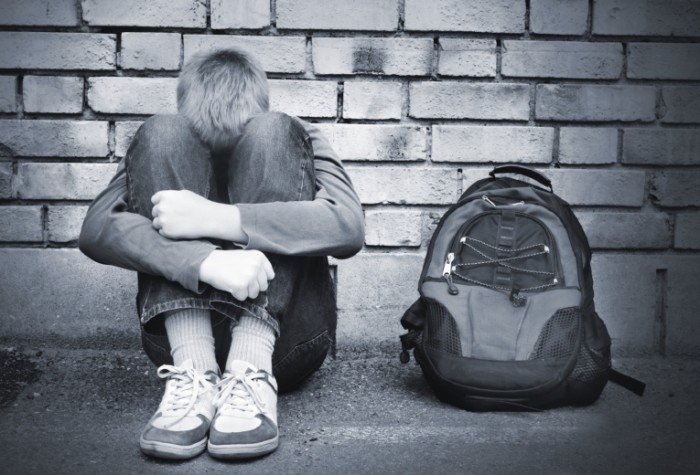 istock 000002318480medium 700x475 Подросток с рюкзаком   Teenager with a backpack