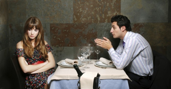 istock 000006210469medium1 700x365 Пара в ресторане   Couple in restaurant