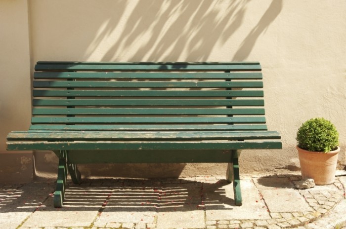 istock 000010248045xlarge 700x464 Лавочка   Bench