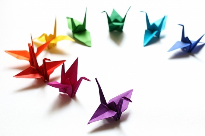 istock 000018386478large 700x466 Бумажные журавлики   Paper cranes