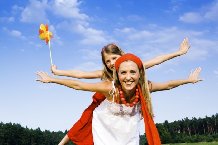 istock 000004625200medium1 700x465 Мама с дочкой   Mother with daughter