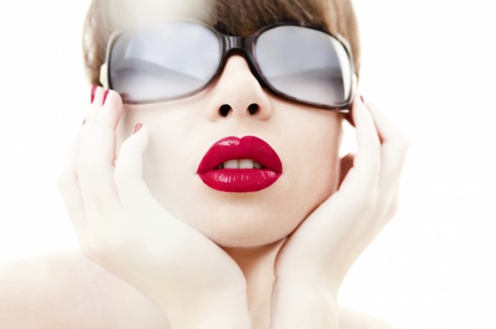 istock 000016803634large 700x465 Девушка в очках   Girl in glasses