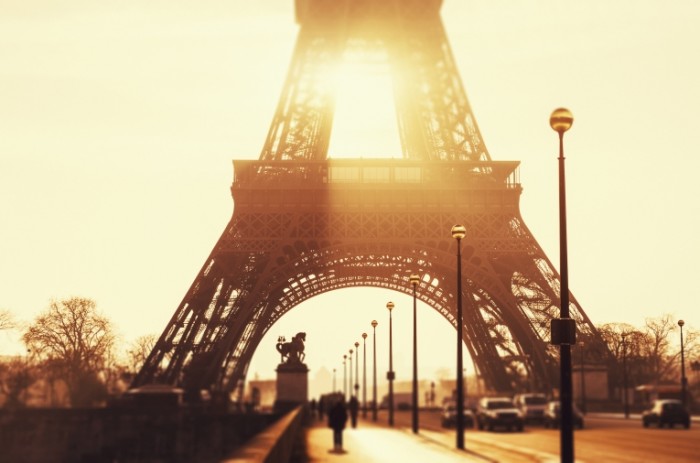 istock 000026247087xxlarge 700x463 Эйфелева башня   Eiffel Tower