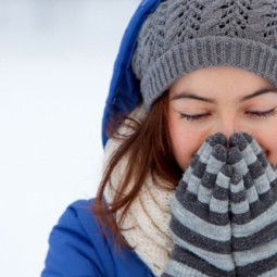 Девушка в шапке и варежках - Girl in the hat and mittens