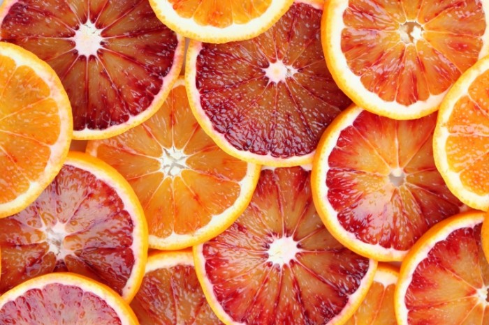 shutterstock 125744984 700x466 Дольки апельсина   Orange slices