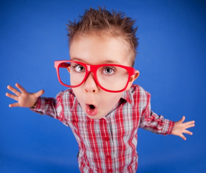 shutterstock 126117428 700x588 Мальчик в очках   Boy with glasses