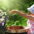 Девочка в панаме с цветами - Girl in a hat with flowers