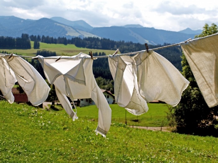 laundry 963150 700x524 Постиранное белье   Wash clothes