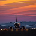 Самолет на взлетной полосе - A plane n the runway