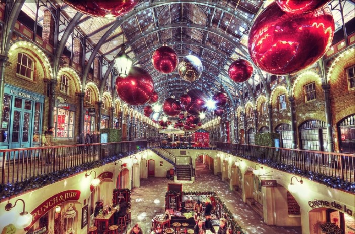 christmas london engalnd covent garden market decoration 700x463 Рождественские декорации   Christmas decorations