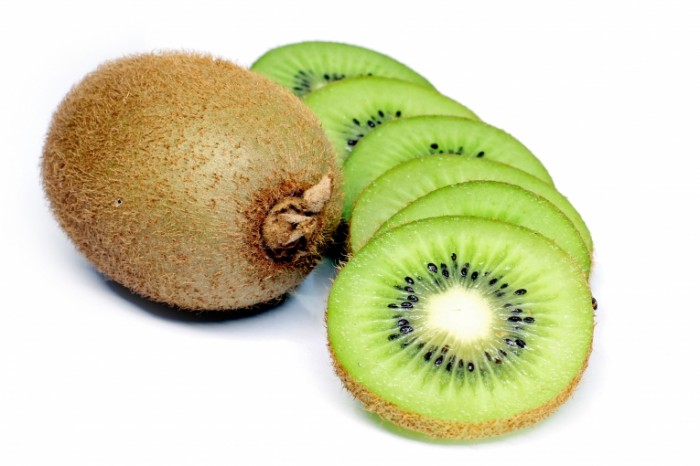 kiwi fruit green 700x466 Киви   Kiwi