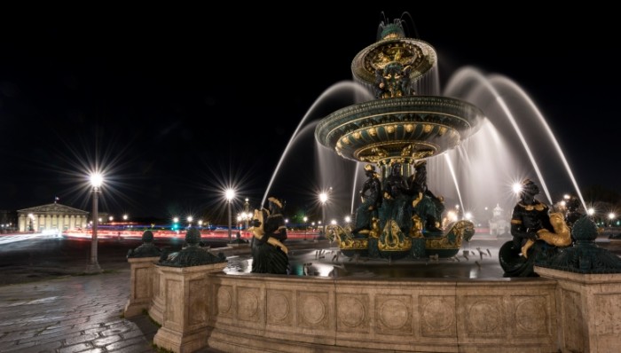 parizh franciya ploschad 700x398 Фонтан   Fountain