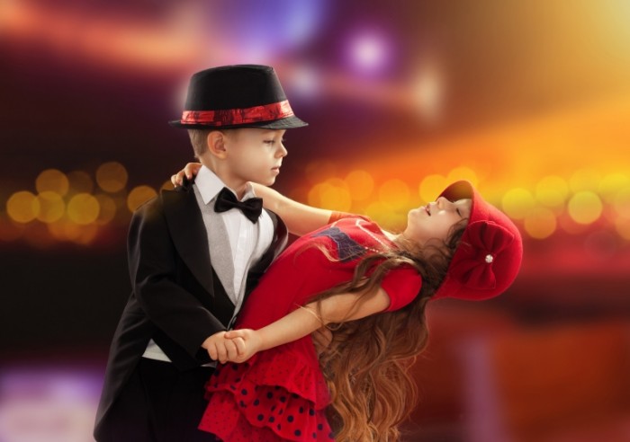 valentine s day love couple 700x492 Детская пара   Kids couple