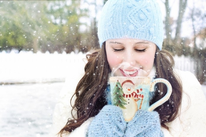 Devushka i zima Girl and winter 700x466 Девушка и зима   Girl and winter