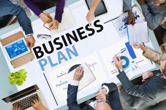 business plan meeting 700x463 Бизнес план   Business plan