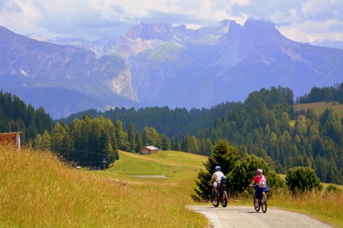 Goryi peyzazh velosiped Mountains landscape bicycle 700x465 Горы, пейзаж, велосипед   Mountains, landscape, bicycle