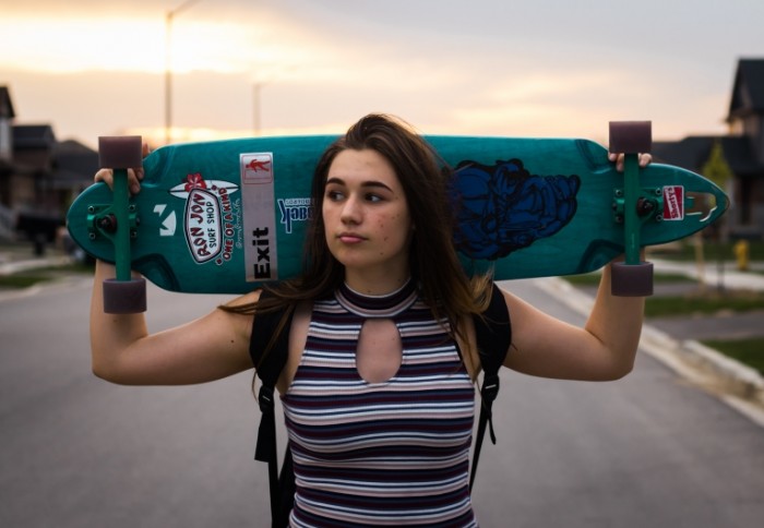  Девушка, скейтборд   Girl, skateboard