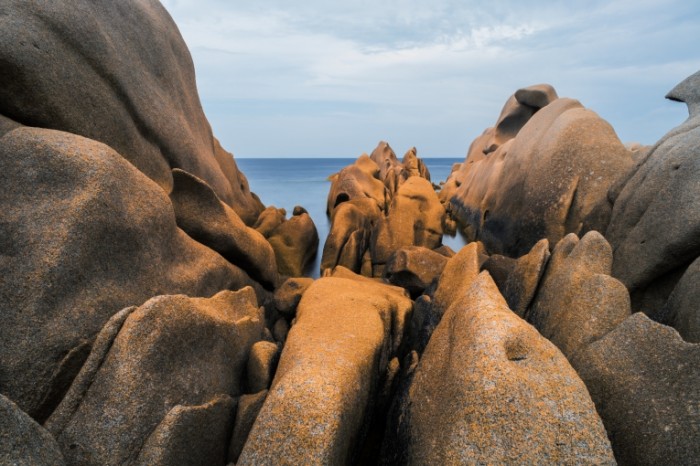 Skalyi poberezhe more Rocks coast sea 6000  4000 700x466 Скалы, побережье, море   Rocks, coast, sea