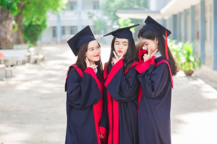 Vyipusknitsyi studentki Aziya Graduates female students Asia 5760  3840 700x466 Выпускницы, студентки, Азия   Graduates, female students, Asia