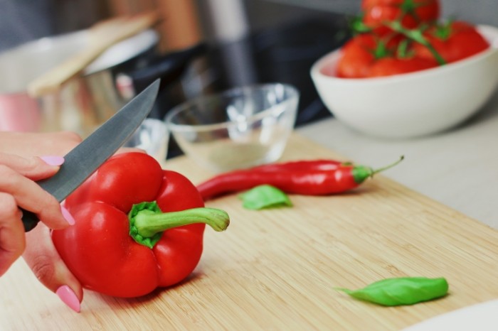 Krasnyiy perets paprika ovoshhi Red pepper paprika vegetables 5472  3648 700x466 Красный перец, паприка, овощи   Red pepper, paprika, vegetables