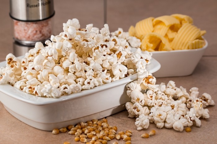 Kukuruza zakuska domashniy popkorn Corn snack homemade popcorn 5472  3648 700x466 Кукуруза, закуска, домашний попкорн   Corn, snack, homemade popcorn