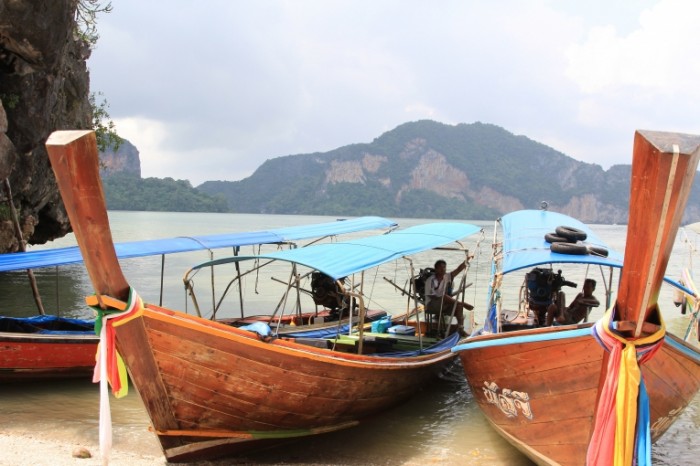 Plyazh Tailand lodki ryibatskie shhunyi Beach Thailand boats fishing schooners 5184  3456 700x466 Пляж, Таиланд, лодки, рыбацкие шхуны   Beach, Thailand, boats, fishing schooners