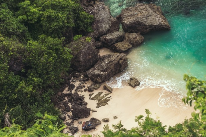 Gavan skalyi dzhungli poberezhe Harbor rocks jungle coast 6000h4000 700x466 Гавань, скалы, джунгли, побережье   Harbor, rocks, jungle, coast