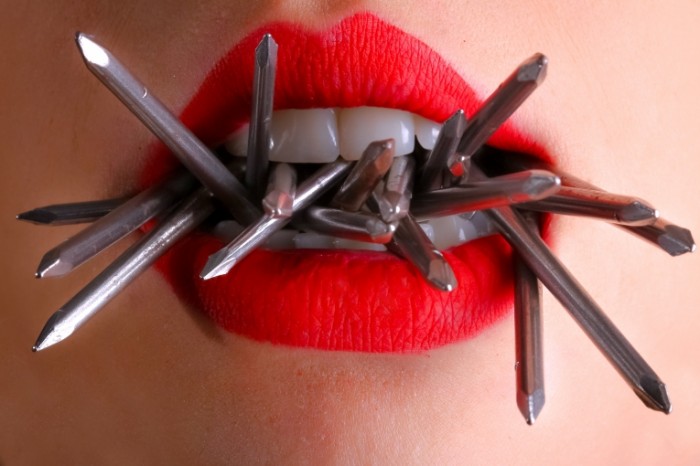  Гвозди, метизы, гвозди во рту   Nails, hardware, nails in the mouth